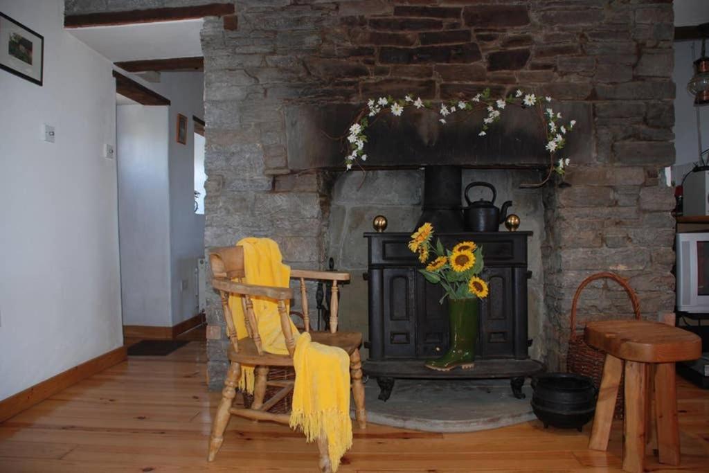 Red Stonecutters Cottage, Doolin Carrowauff Eksteriør bilde