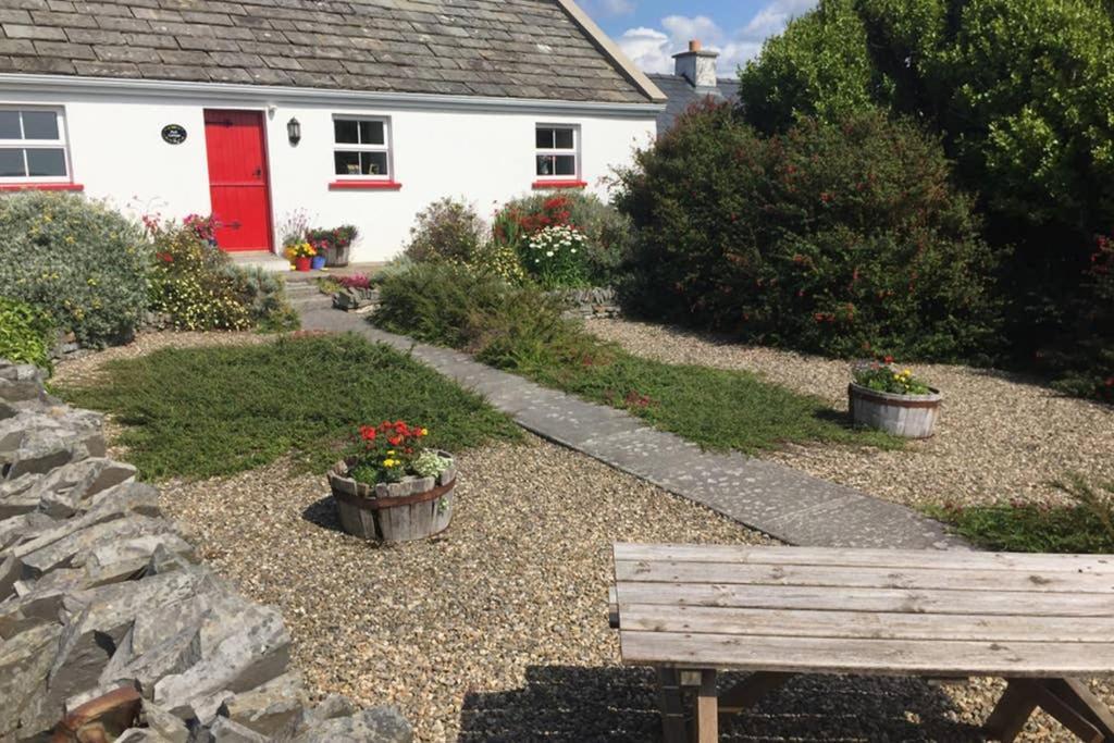 Red Stonecutters Cottage, Doolin Carrowauff Eksteriør bilde
