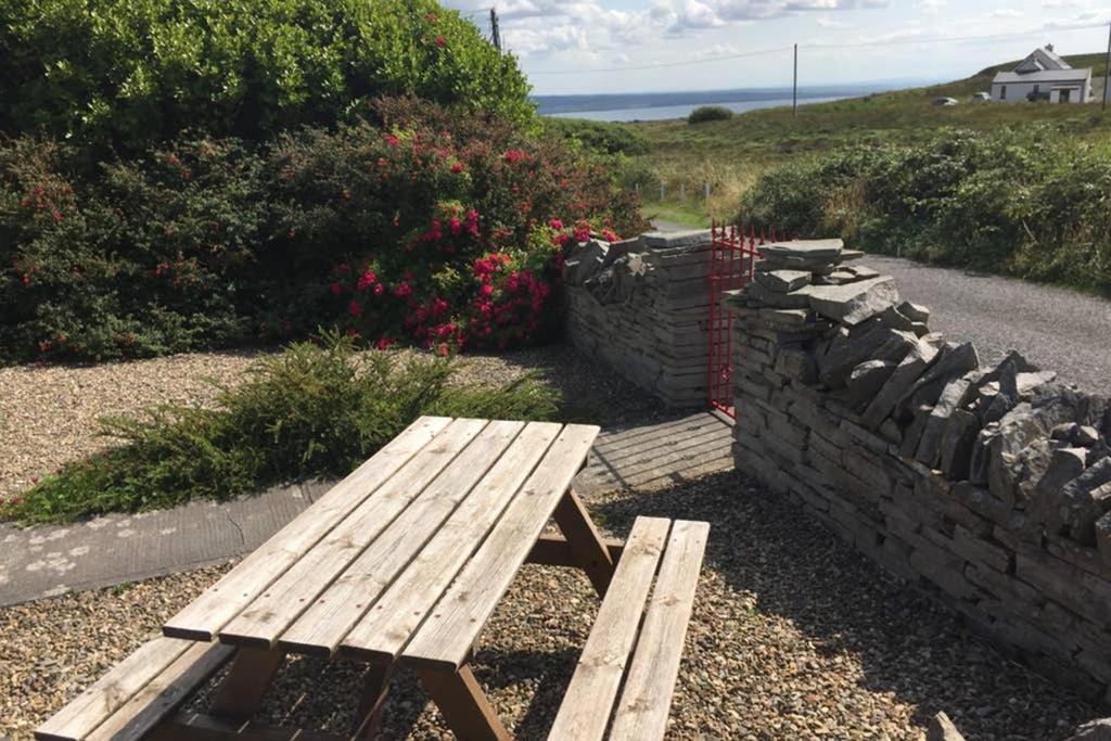 Red Stonecutters Cottage, Doolin Carrowauff Eksteriør bilde