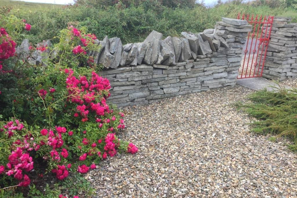 Red Stonecutters Cottage, Doolin Carrowauff Eksteriør bilde